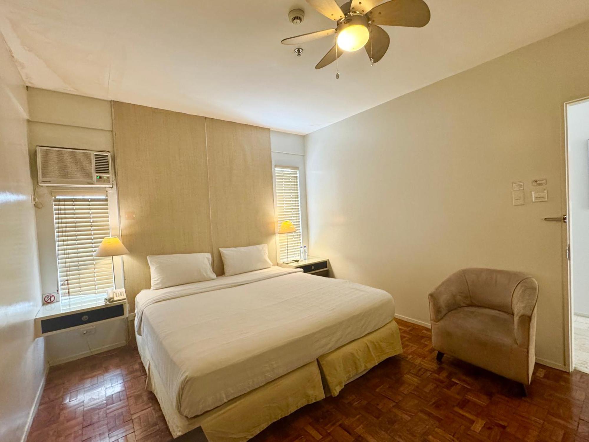 The Clipper House, Poblacion Makati Manila Exterior photo