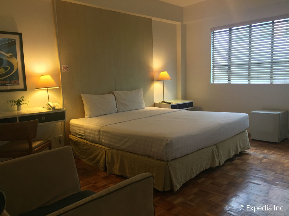 The Clipper House, Poblacion Makati Manila Exterior photo